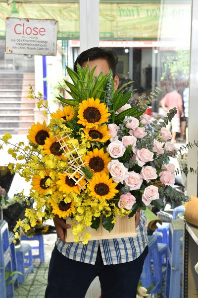 Hộp Hoa Hồng Kem Hướng Dương 1