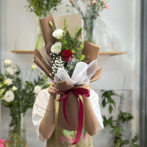 Bó hoa hồng 1 bông mix cát tường