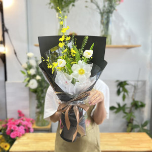 Bó hoa tulip giấy đen sang trọng
