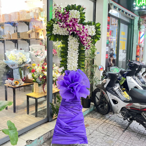 Vòng hoa thánh giá hoa tang lễ đạo thiên chúa