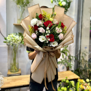 Bó hoa hồng kem tặng sinh nhật chị