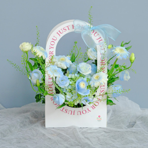 Giỏ hoa hồng xanh pastel để bàn mừng khai trương hồng phát