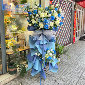 Kệ hoa khai trương 2 tầng xanh dương pastel