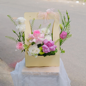 Giỏ hoa hồng nhỏ chúc mừng sinh nhật