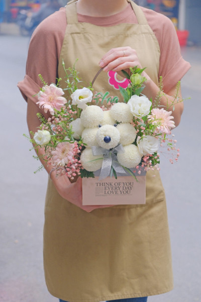 Giỏ hoa gấu trắng đáng yêu 2