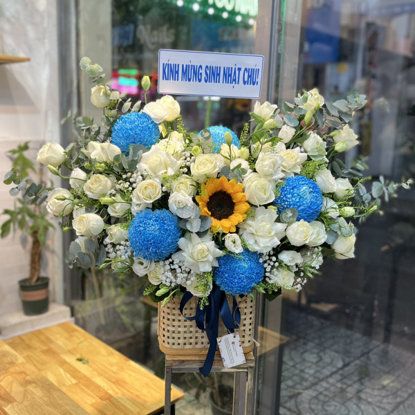 Lẵng hoa cúc mẫu đơn xanh dương 2