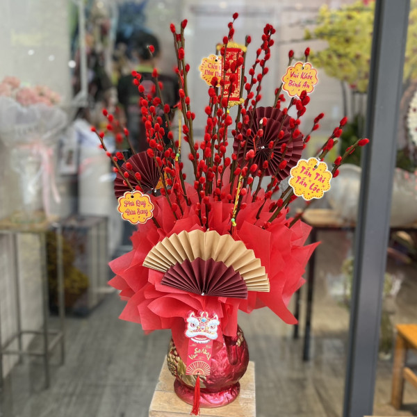 Bình hoa nụ Tầm Xuân Đỏ 30 cành nơ đỏ