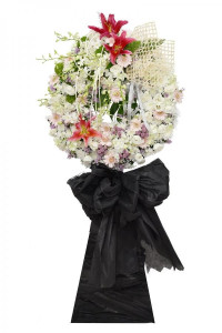 Vòng hoa ly hồng 1 tầng chia buồn tang lễ giấy đen