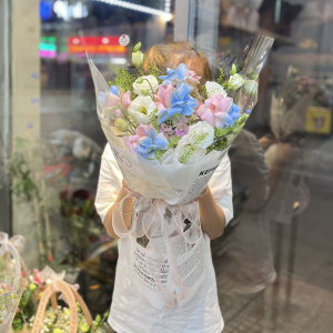 Bó hoa hồng xanh giấy kính