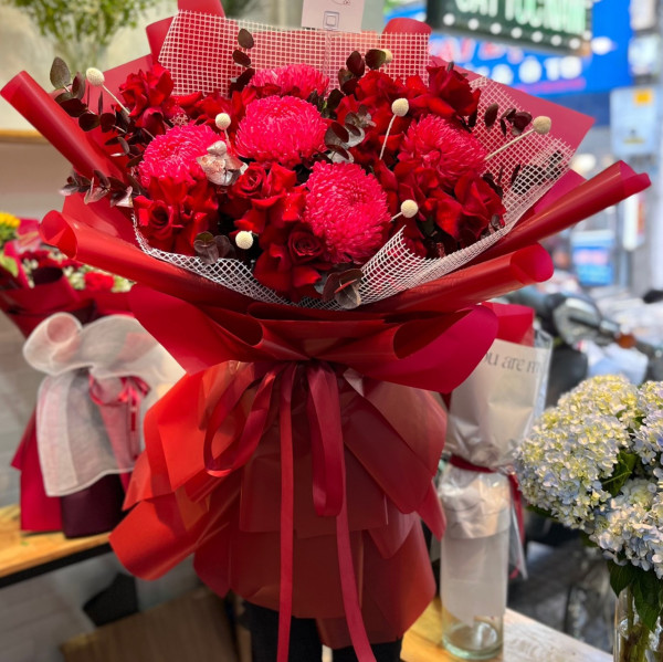 Bó hoa cúc mẫu đơn đỏ sang trọng 2