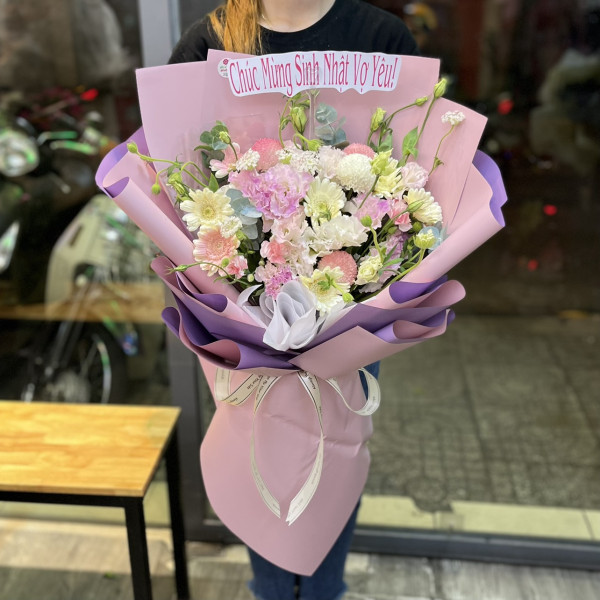 Bó hoa tím giấy tím đơn giản