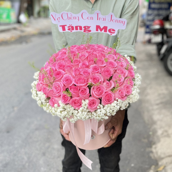 Lẵng hoa hồng sen 100 bông mừng sinh nhật mẹ ý nghĩa