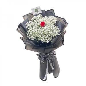 Bó hoa baby trắng phối giấy đen nơ sọc kèm 1 hoa hồng