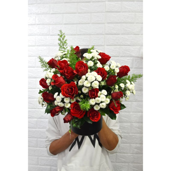 Hồng Đỏ Cúc Calimero Trắng 1