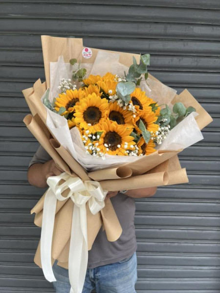 Bó hoa hướng dương tặng sinh nhật bạn trai  1
