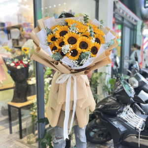 Bó hoa hướng dương mix hoa chuông tặng sinh nhật phái nam
