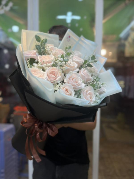 Bó hoa hồng kem mix hoa baby trắng tặng sinh nhật phái nữ 1