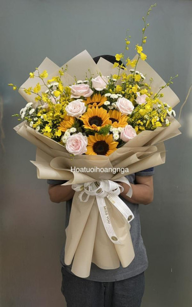 Bó hoa hướng dương mix hoa hồng, lan vũ nữ tặng sinh nhật sếp nam 1