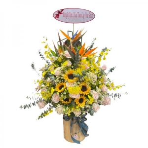 Hộp hoa hướng hương mix hoa hồng kem tặng sinh nhật sếp nam