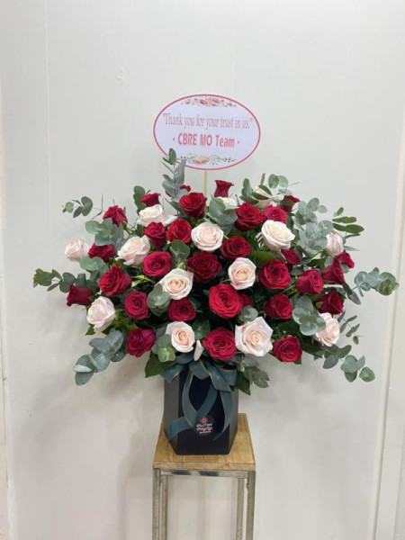 Hộp hoa hồng tặng sinh nhật sếp nữ 1