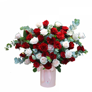 Hộp Hoa Hồng Đỏ Mix Hồng Kem Tặng Sinh Nhật Nữ