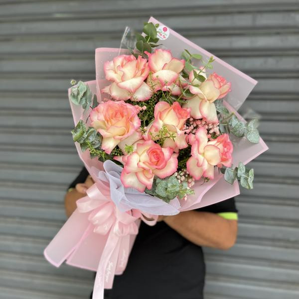Bó hoa hồng song hỉ 7 bông mix baby - tặng sinh nhật 2