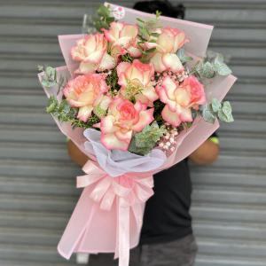 Bó hoa hồng song hỉ 7 bông mix baby - tặng sinh nhật
