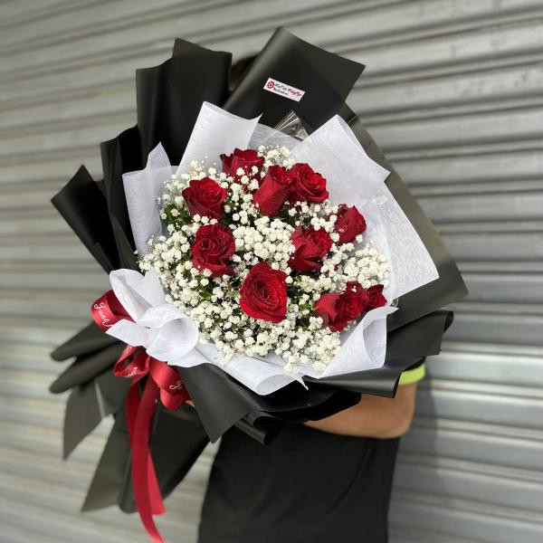 Bó hoa hồng đỏ mix baby trắng và nơ đỏ tặng sinh nhật người yêu 1