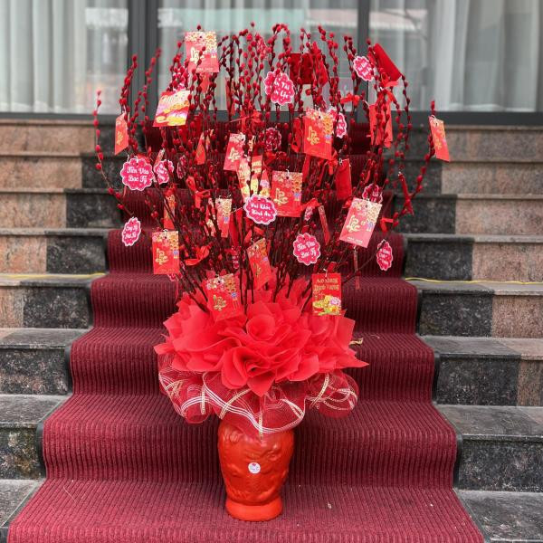 Hoa tết - Bình hoa nụ tầm xuân đỏ 60 cành 1