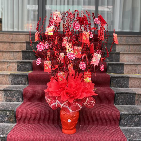 Hoa tết - Bình hoa nụ tầm xuân đỏ 60 cành 3