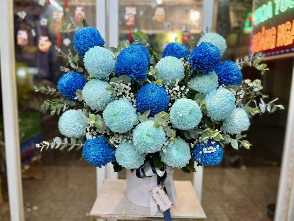 Hộp hoa khai trương để bàn cúc mẫu đơn 3