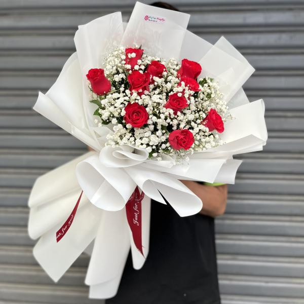 Bó hoa hồng đỏ 10 bông mix baby trắng tặng sinh nhật người yêu 2
