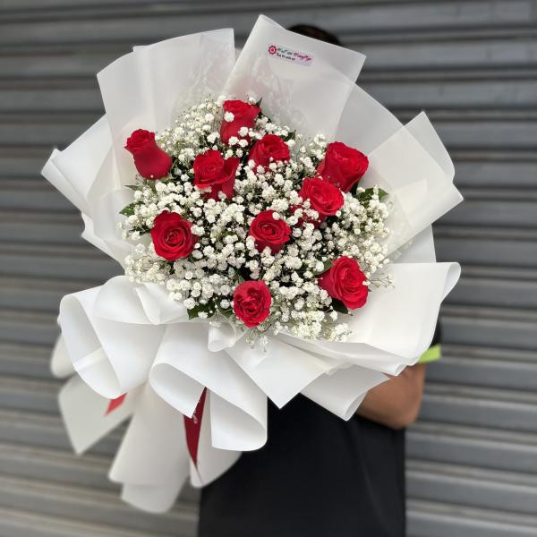 Bó hoa hồng đỏ 10 bông mix baby trắng tặng sinh nhật người yêu 3