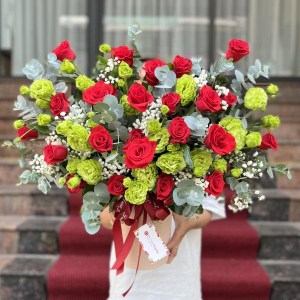 Hộp hoa khai trương để bàn hồng đỏ
