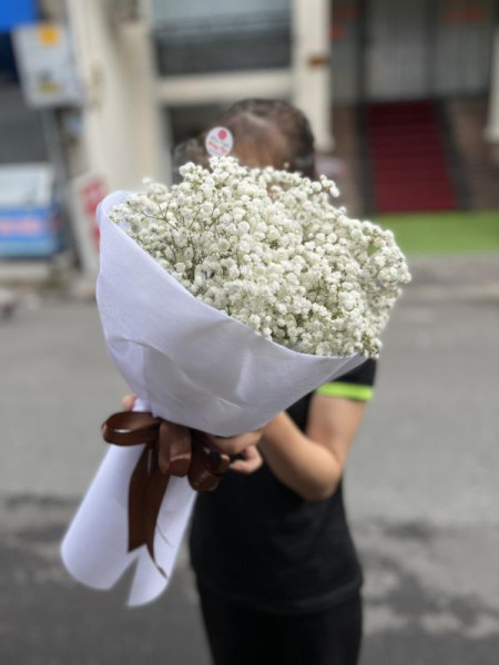 Bó hoa baby trắng nơ đỏ tặng chúc mừng bạn gái  1