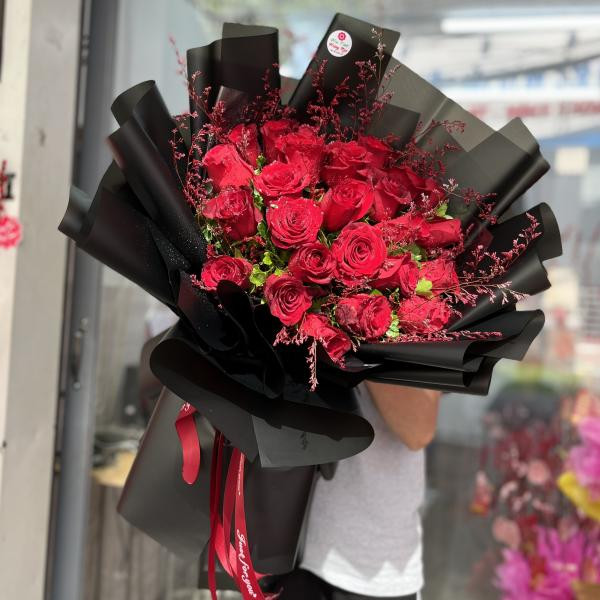 Bó Hồng Đỏ Ecuador 25 bông mix sao Tím tặng sinh nhật người thương 3