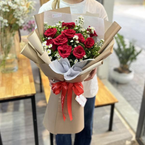 Bó hoa chúc mừng Valentine day hoa hồng đỏ mix thạch thảo