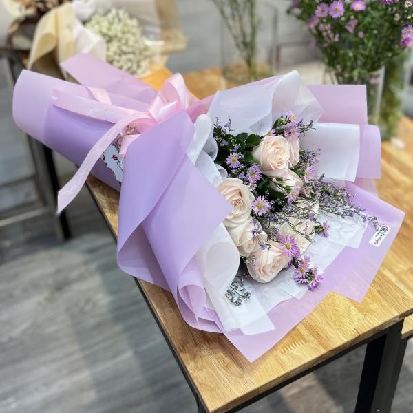 Hoa tặng Valentine's day - hồng kem mix thạch thảo tím và hoa sao tím 3