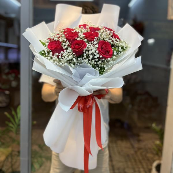 Bó hồng đỏ Mina 12 bông mix baby tặng sinh nhật  2