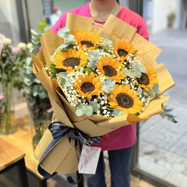 Bó hoa hướng dương 7 bông mix baby tặng 8/3 ý nghĩa 2