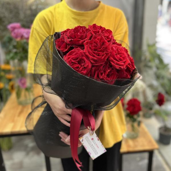 Bó hoa hồng đỏ Ohara 13 bông giấy gói đen sang trọng tặng sinh nhật 3