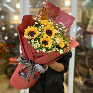 Bó hoa hướng dương 5 bông mix thạch thảo tặng sinh nhật đồng nghiệp
