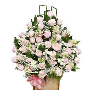 Lẵng hoa hồng để bàn sang trọng mừng sinh nhật sếp