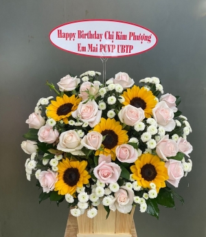 Giỏ hoa chúc mừng sinh nhật sếp nhỏ xinh