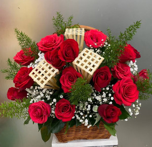 Lẵng hoa hồng đẹp chúc mừng sinh nhật nhỏ xinh