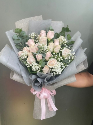 bó hoa hồng Kem Giấy Xám