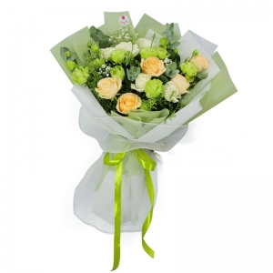 Bó hoa hồng trứng gà, hồng trắng, cát tường nhật, baby, lá và phụ liệu