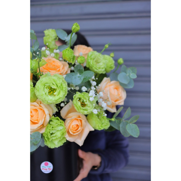 Hộp hoa hồng trứng gà, cát tường nhật, baby, lá và phụ liệu 3